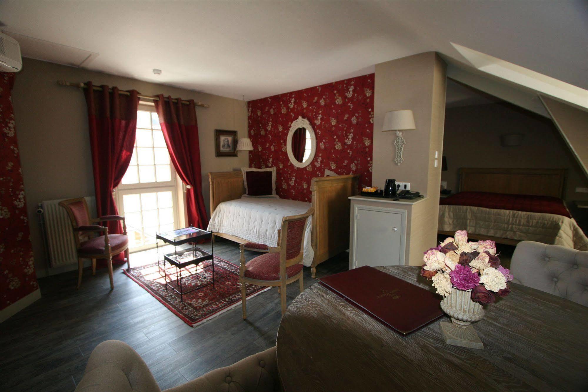 Hotel Saint Pierre Boutique-Hotel Сомюр Екстериор снимка