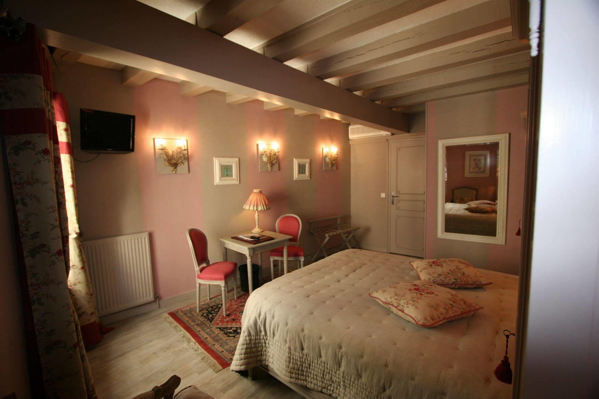 Hotel Saint Pierre Boutique-Hotel Сомюр Екстериор снимка