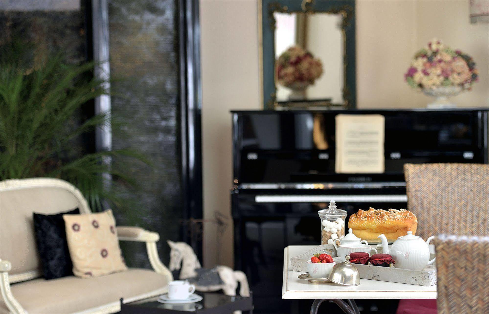 Hotel Saint Pierre Boutique-Hotel Сомюр Екстериор снимка